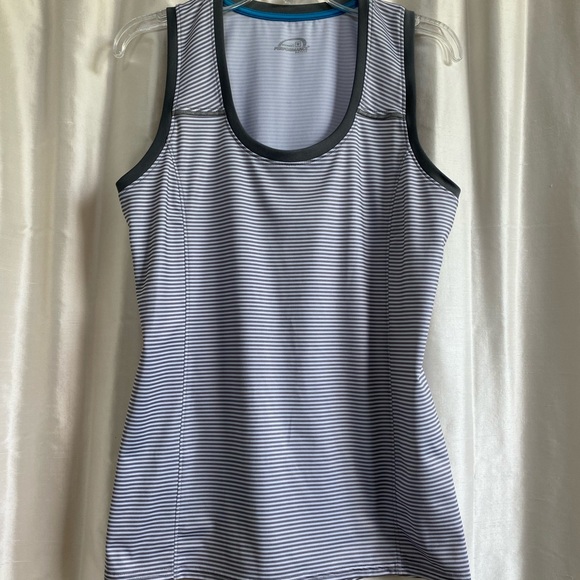 Performance tank w POCKETS.  Gray Wht stripe - Picture 2 of 14